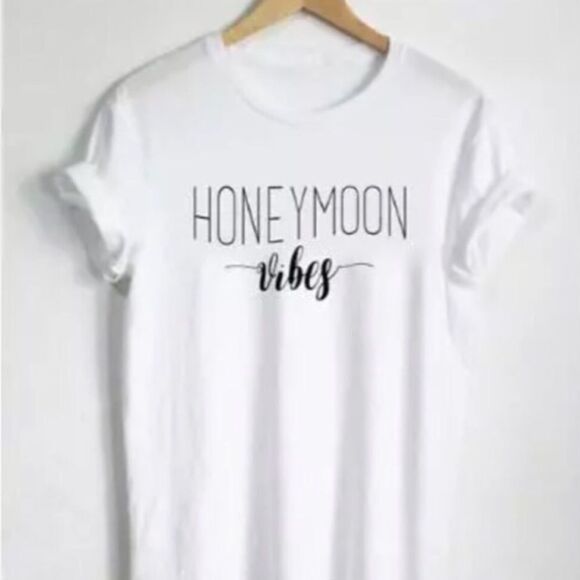 🏝 “Honeymoon Vibes” T-Shirt 🏝 - Picture 1 of 4
